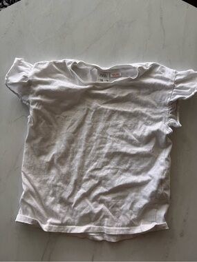 ZARA Girls White Solid Ruffle Short Sleeve Crew Neck T-Shirt Size 5-6Y